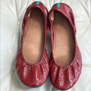Tieks Red Patent Ballet Flats - 10 - EUC